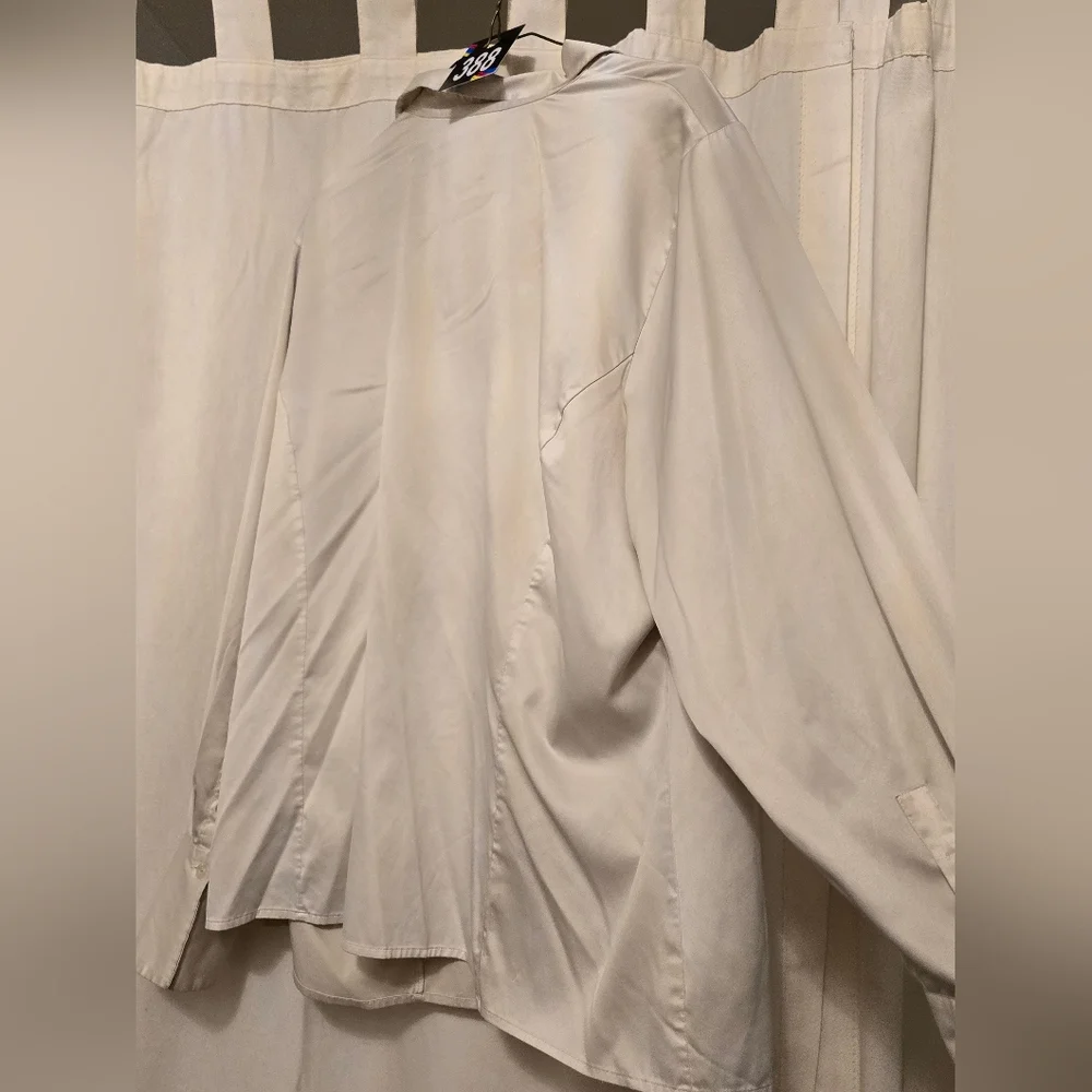 #388 bone button blouse - Picture 2 of 8